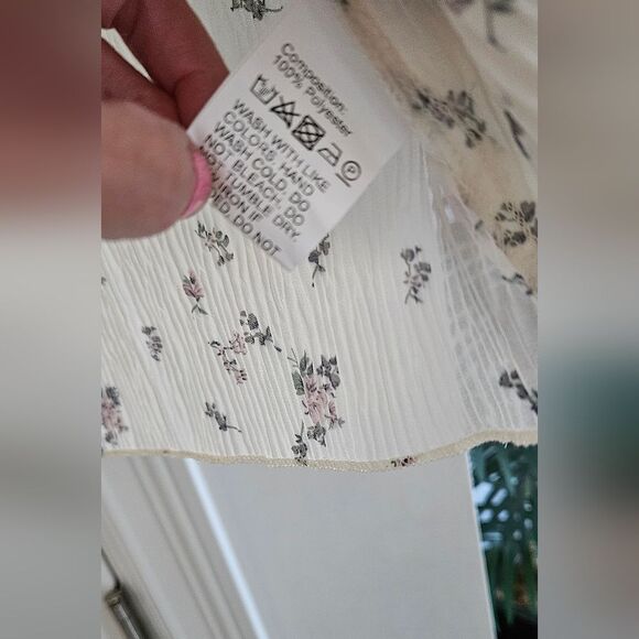 Dazy White Floral Tie-Front Blouse - Picture 5 of 6